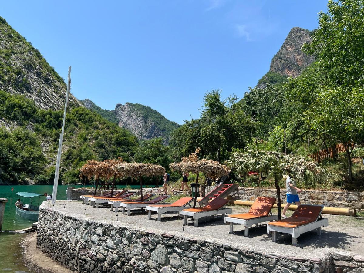 Neomalsore Agrotourism, Komani Lake Ξενοδοχείο Εξωτερικό φωτογραφία