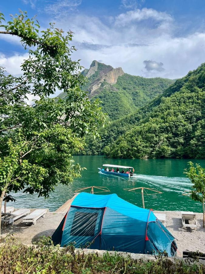Neomalsore Agrotourism, Komani Lake Ξενοδοχείο Εξωτερικό φωτογραφία