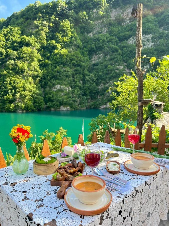 Neomalsore Agrotourism, Komani Lake Ξενοδοχείο Εξωτερικό φωτογραφία