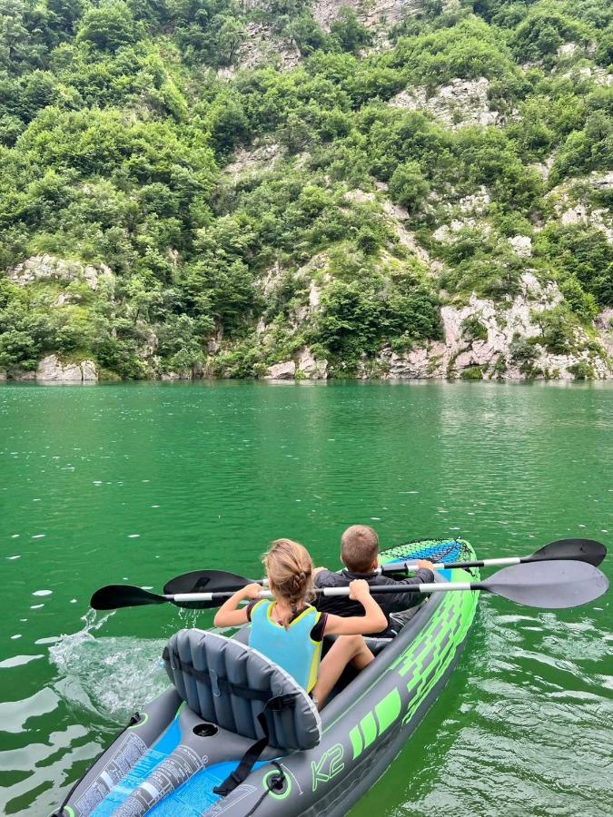 Neomalsore Agrotourism, Komani Lake Ξενοδοχείο Εξωτερικό φωτογραφία