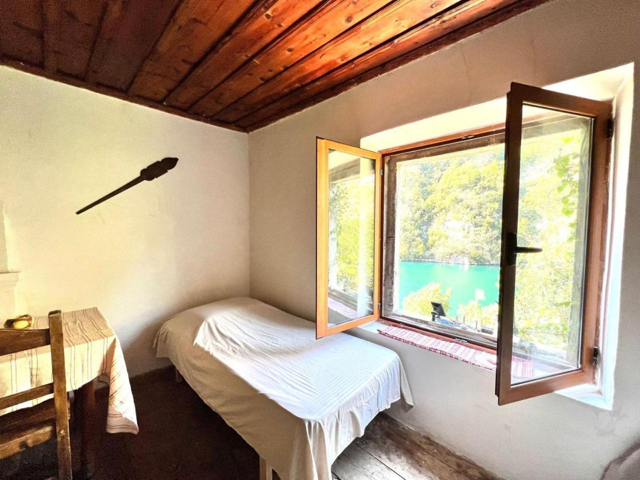 Neomalsore Agrotourism, Komani Lake Ξενοδοχείο Εξωτερικό φωτογραφία